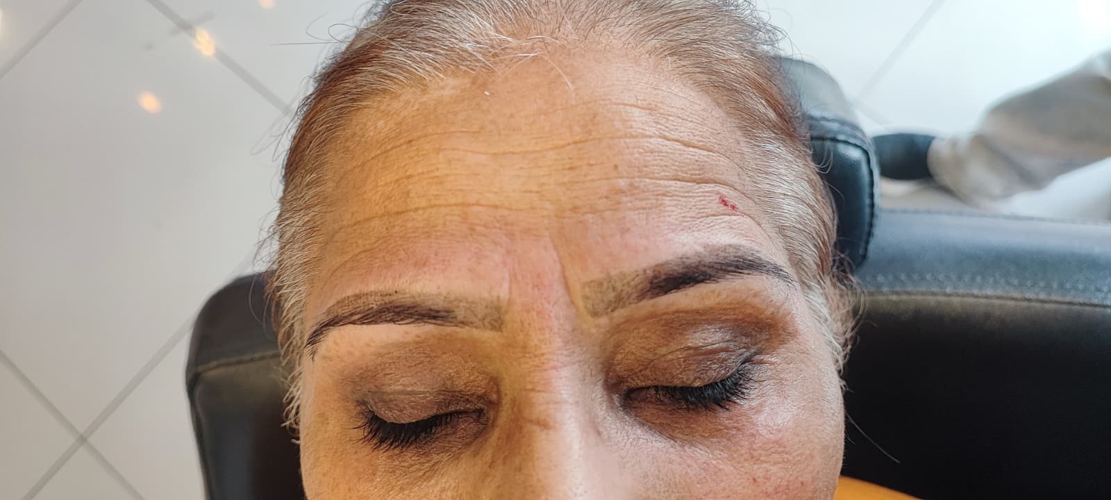 Eyelash extensions at Mesmerising Beauty