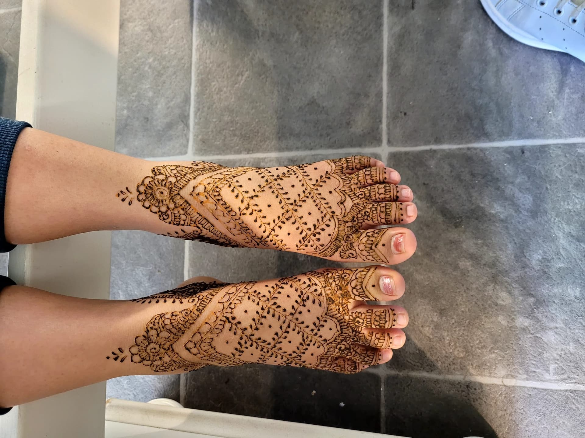 Threading and tinting services at Gosforth salon